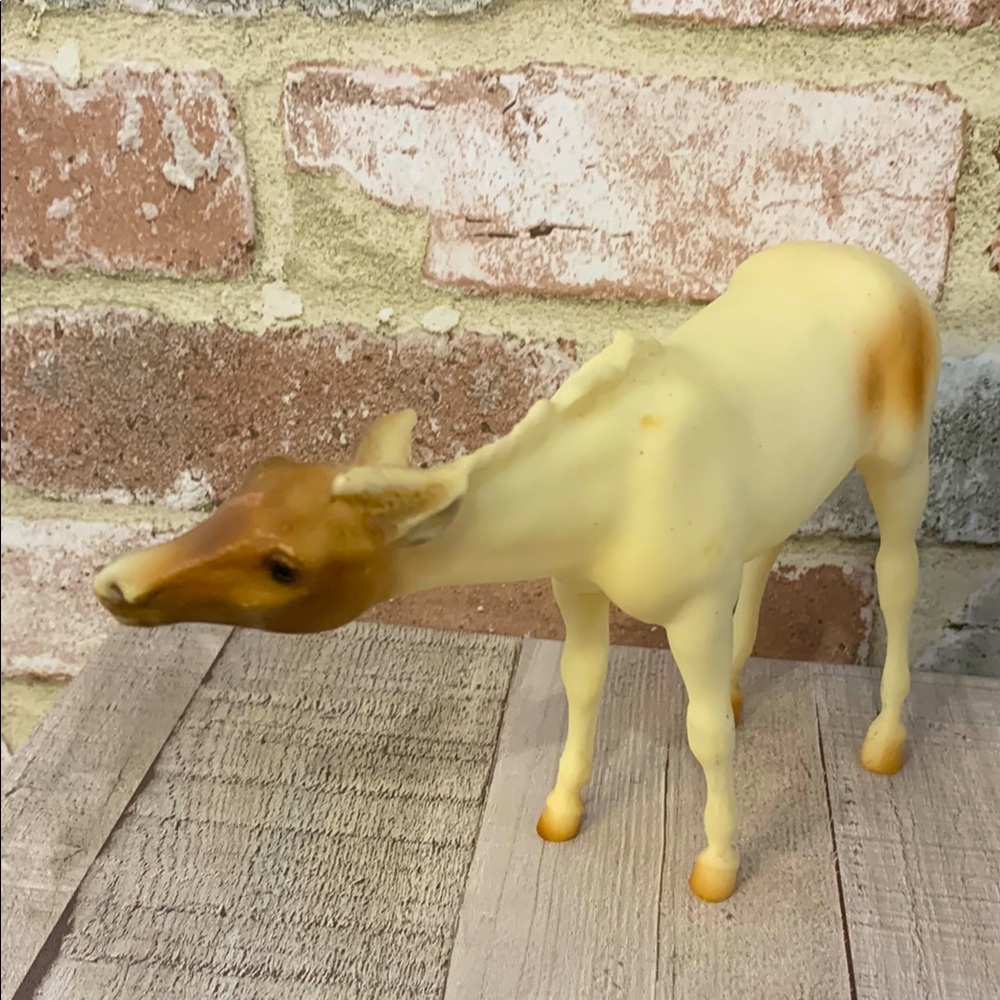 Breyer- Vintage Medicine Hat Suckling Foal